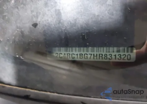 2017 Chrysler Pacifica Touring-L z USA, uszkodzony, nr VIN 2C4RC1BG7HR831320